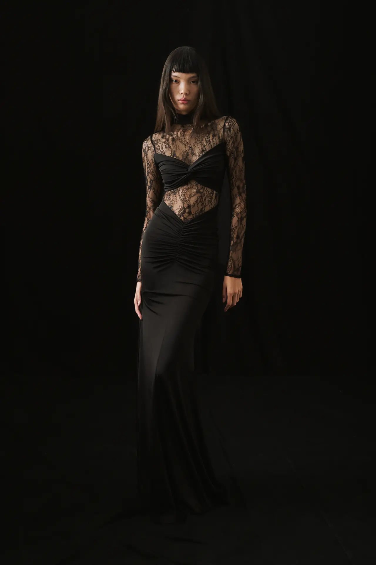 Alter Ego in Obsidian Dentelle