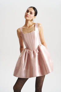 Anne Marie in Rose Ivoire