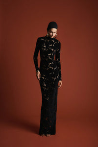 Natalie in Narcisse Noir
