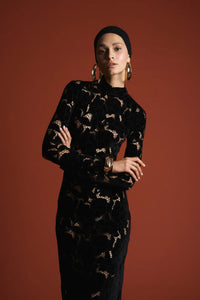 Natalie in Narcisse Noir