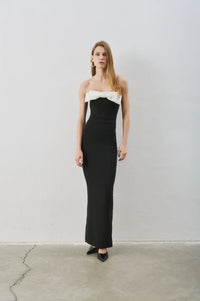 Scarlet in Temple Noir